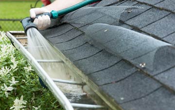 Gravel gutter cleaning costs